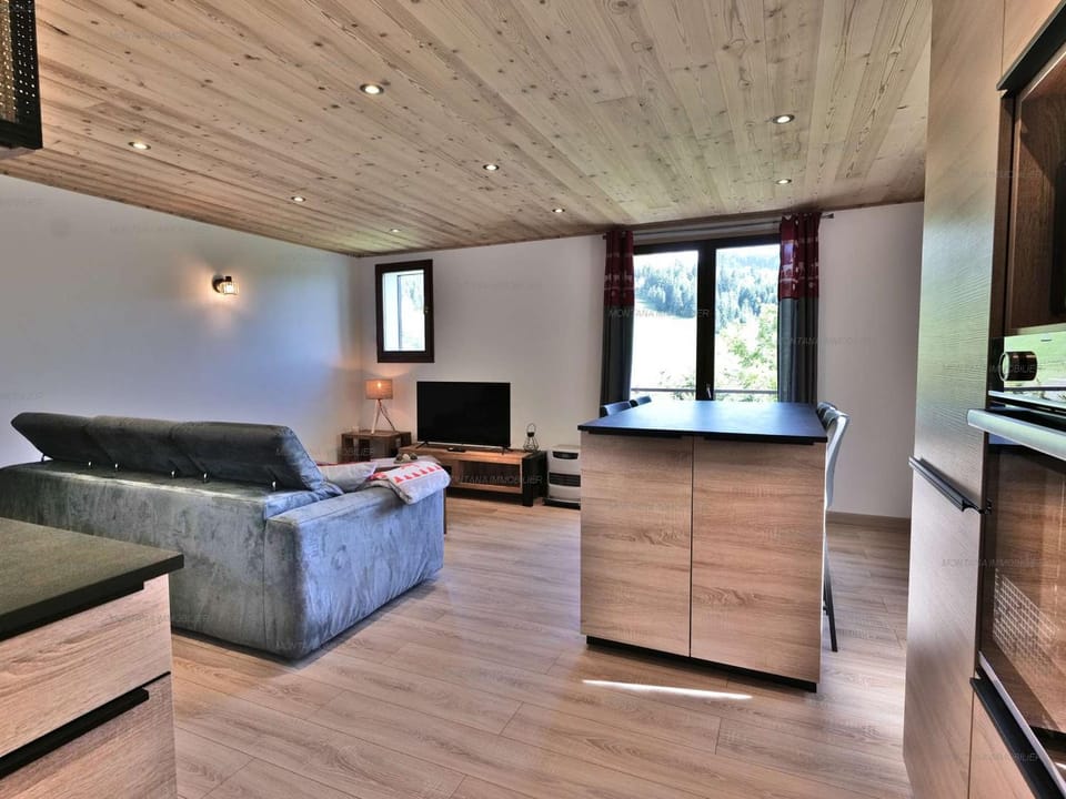 Bel appartement 3 pièces rénové, 58 m², 5 pers, balcon, parking - FR-1-458-229 Apartment in Le Grand-Bornand