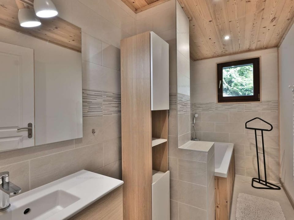 Bel appartement 3 pièces rénové, 58 m², 5 pers, balcon, parking - FR-1-458-229 Apartment in Le Grand-Bornand