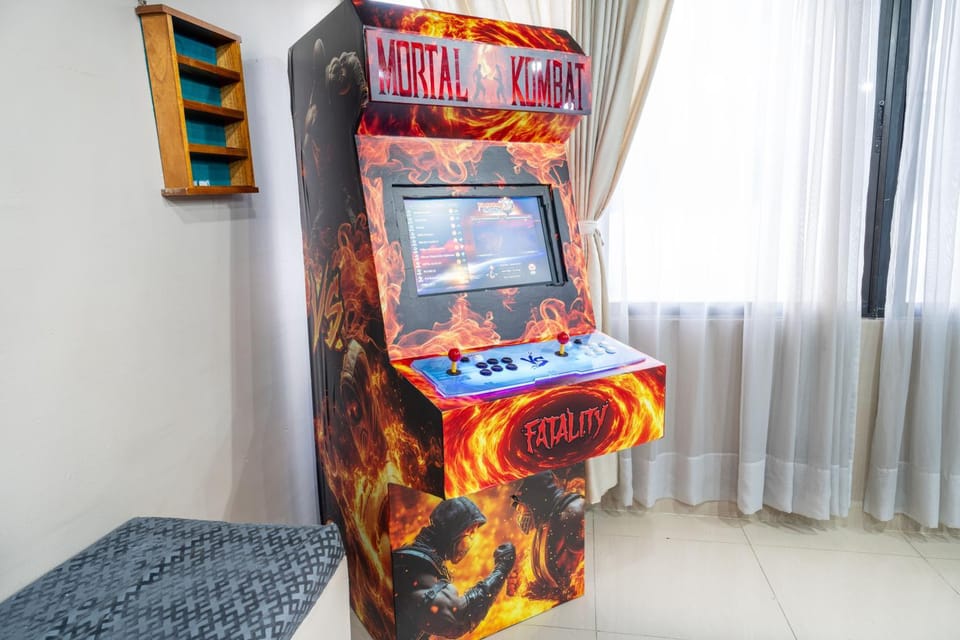 Game Room, Seating area