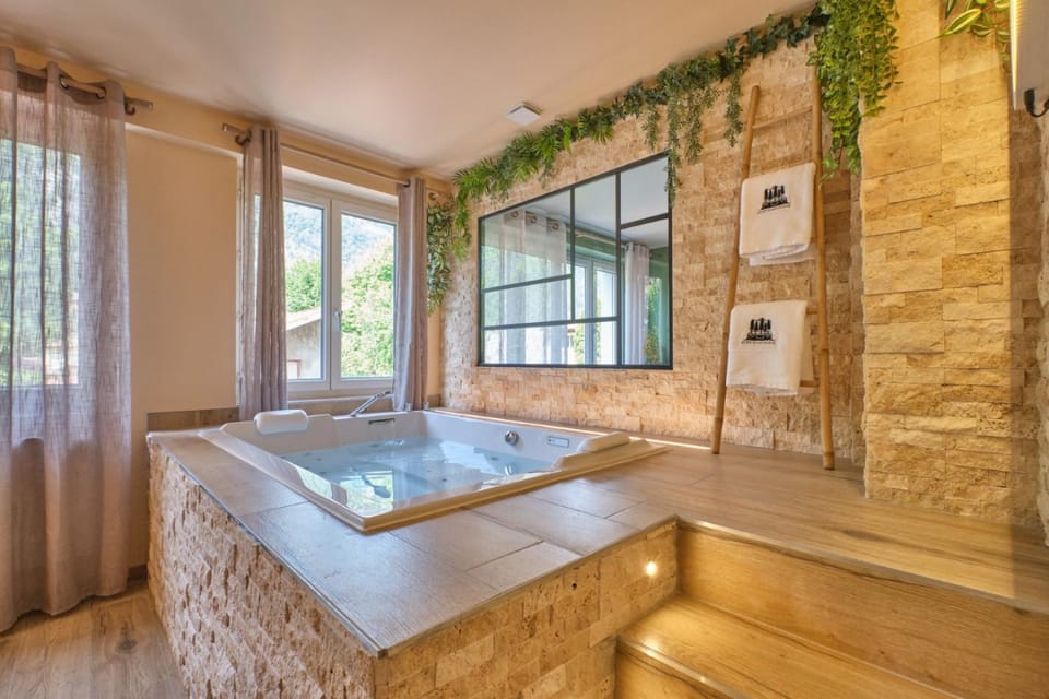 Hot Tub, Hot Tub, Spa and wellness centre/facilities