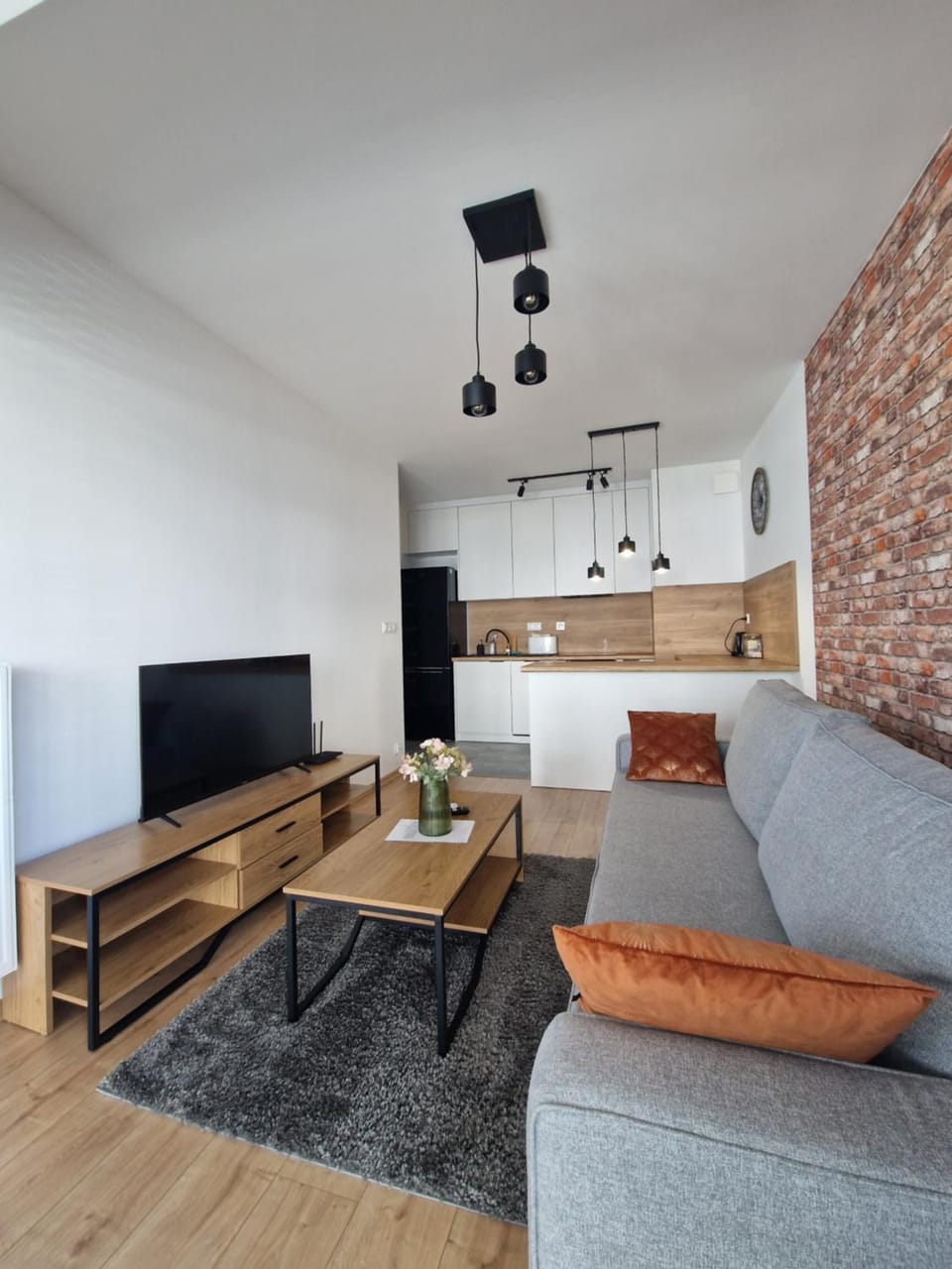 TV and multimedia, Kitchen or kitchenette, Living room, Seating area, Evening entertainment