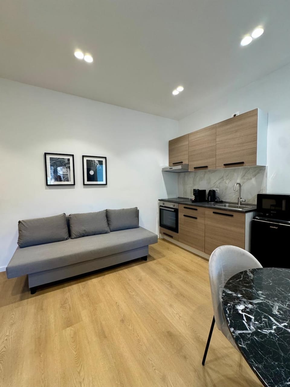 Kitchen or kitchenette, Living room