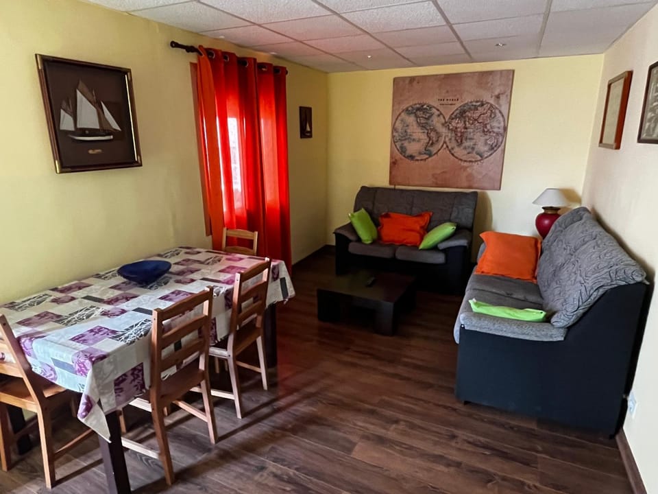 Living room, Seating area, Dining area