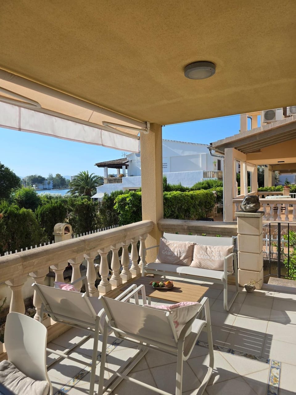 View (from property/room), Balcony/Terrace, Living room