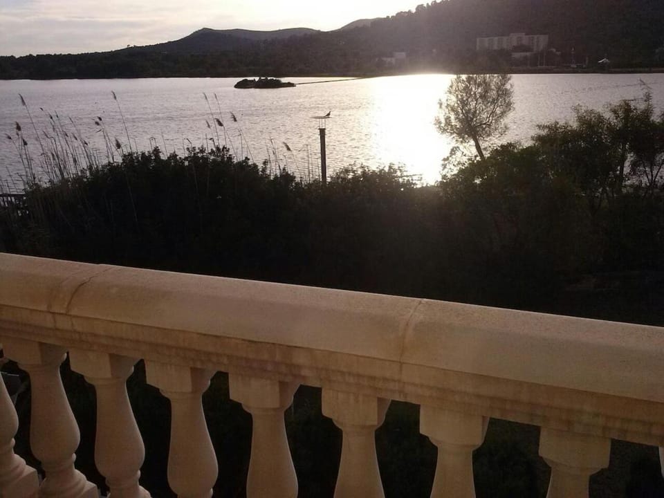 Balcony/Terrace, Lake view