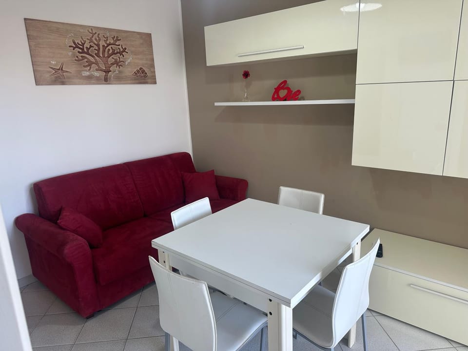 " Le Rondini Home " San Salvo Marina Apartment in Abruzzo