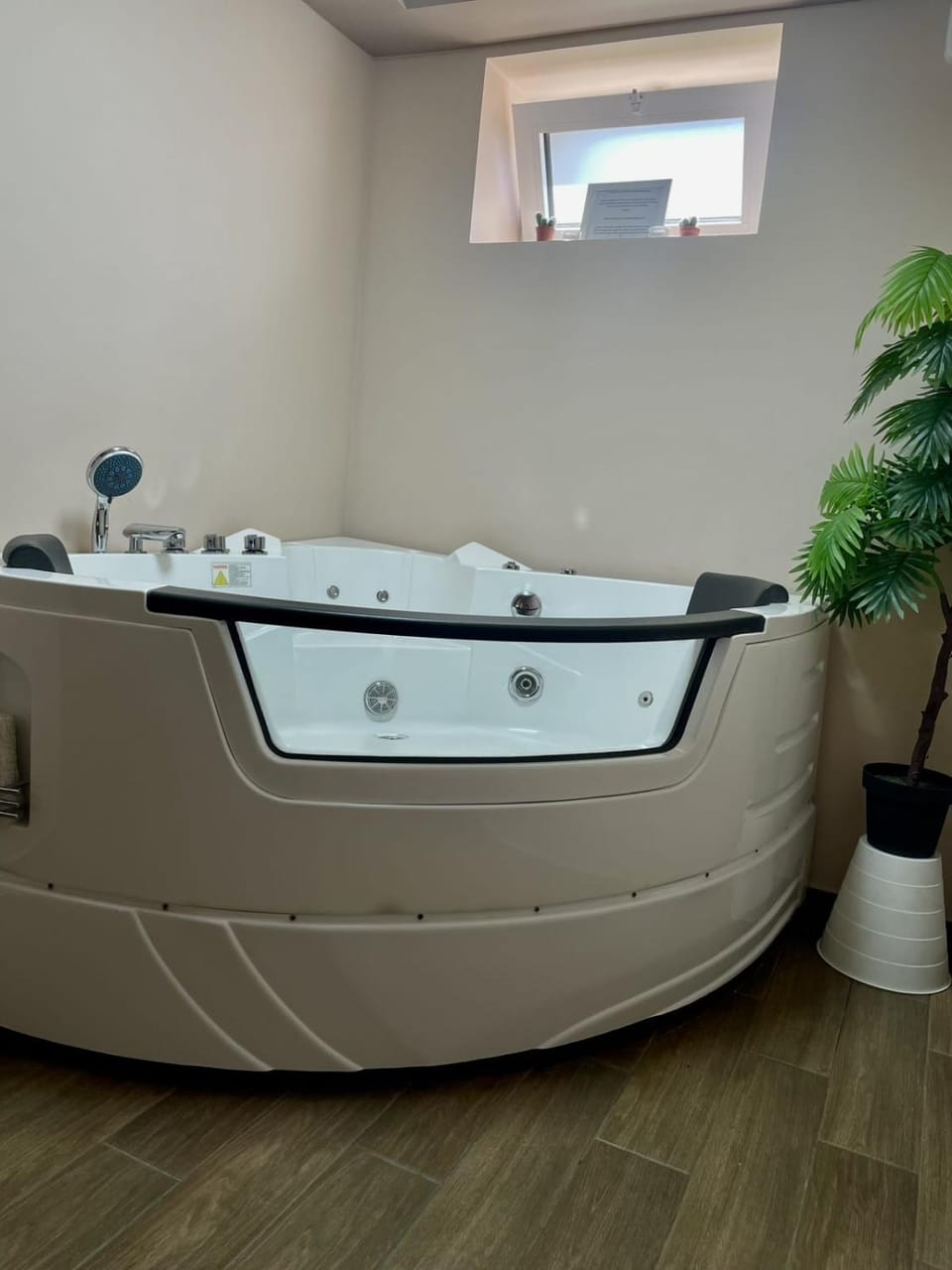Hot Tub, Hot Tub