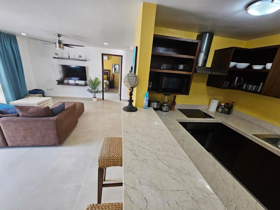 Kitchen or kitchenette, Living room