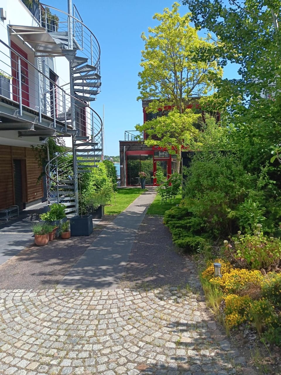 Property building, Facade/entrance