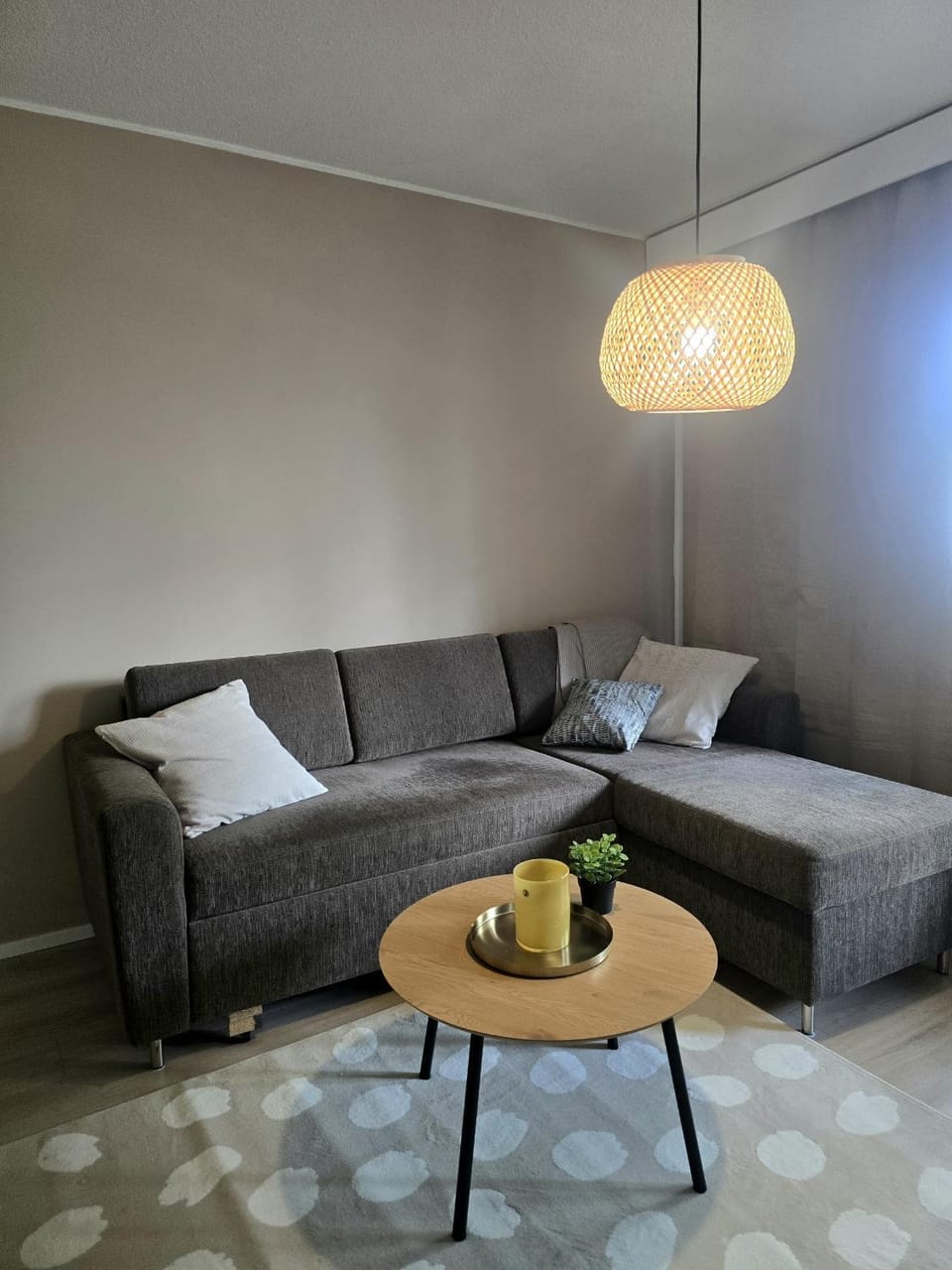 Bed, Living room