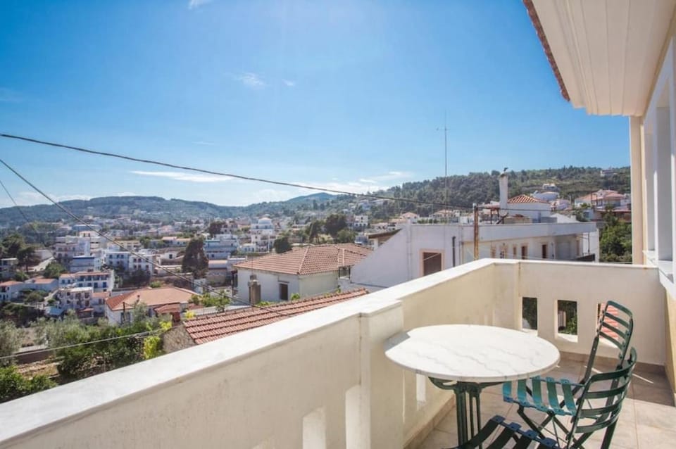 Property building, Patio, Day, Natural landscape, View (from property/room), Balcony/Terrace, City view, Mountain view, Sea view