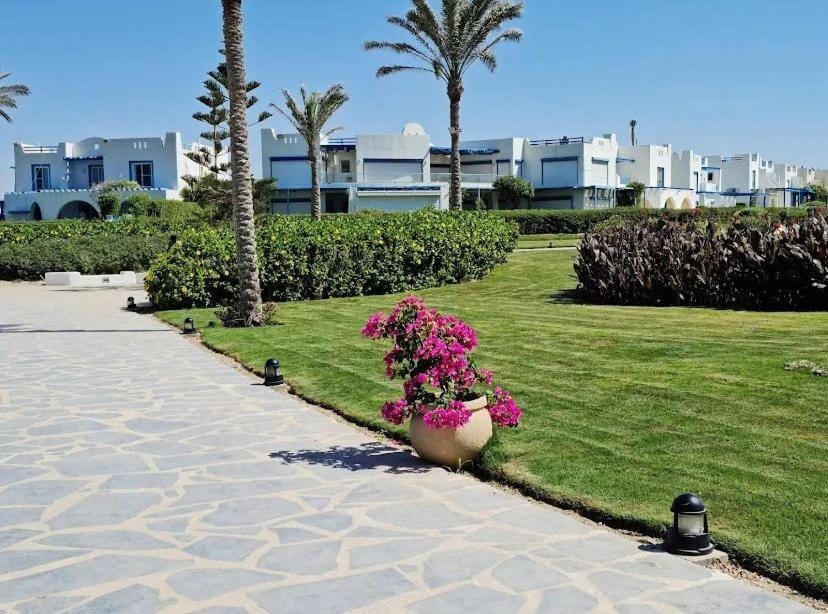 A cozy 2BR 2BA chalet near the pool Apartment in Egypt
