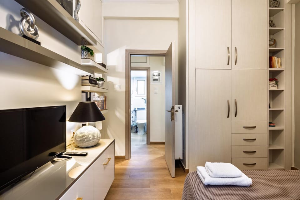Regal Studio Athens Apartment in Athens