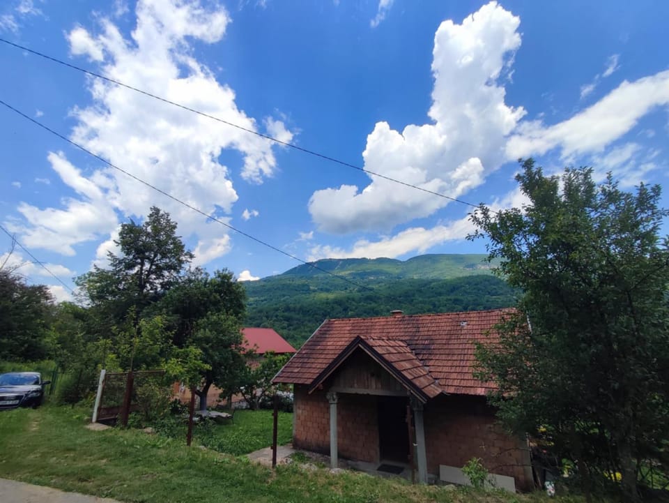 Honeyhouse Tjentiste, Foca House in Federation of Bosnia and Herzegovina