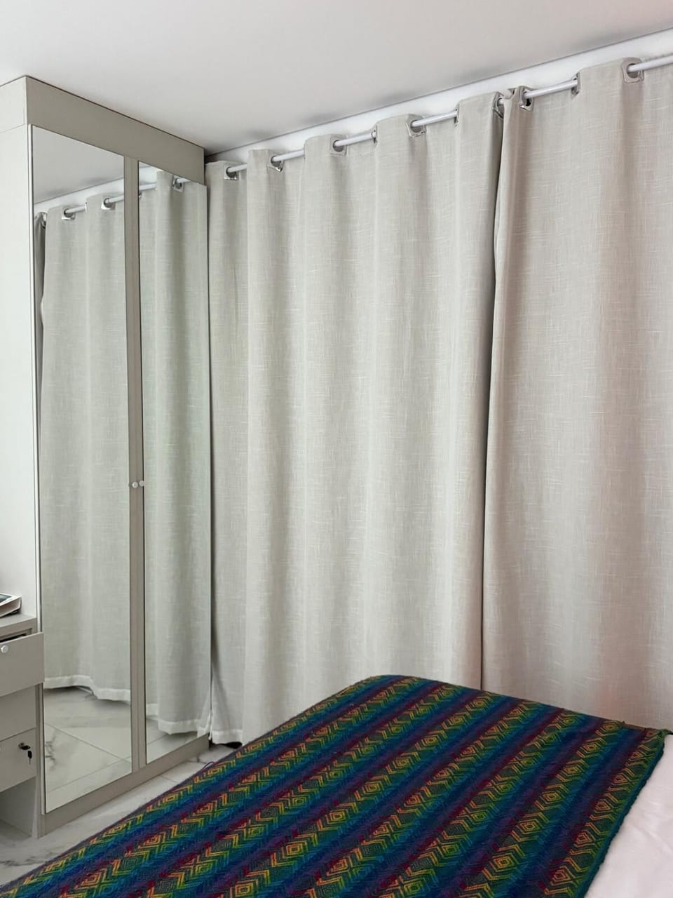 Photo of the whole room, Bedroom, wardrobe