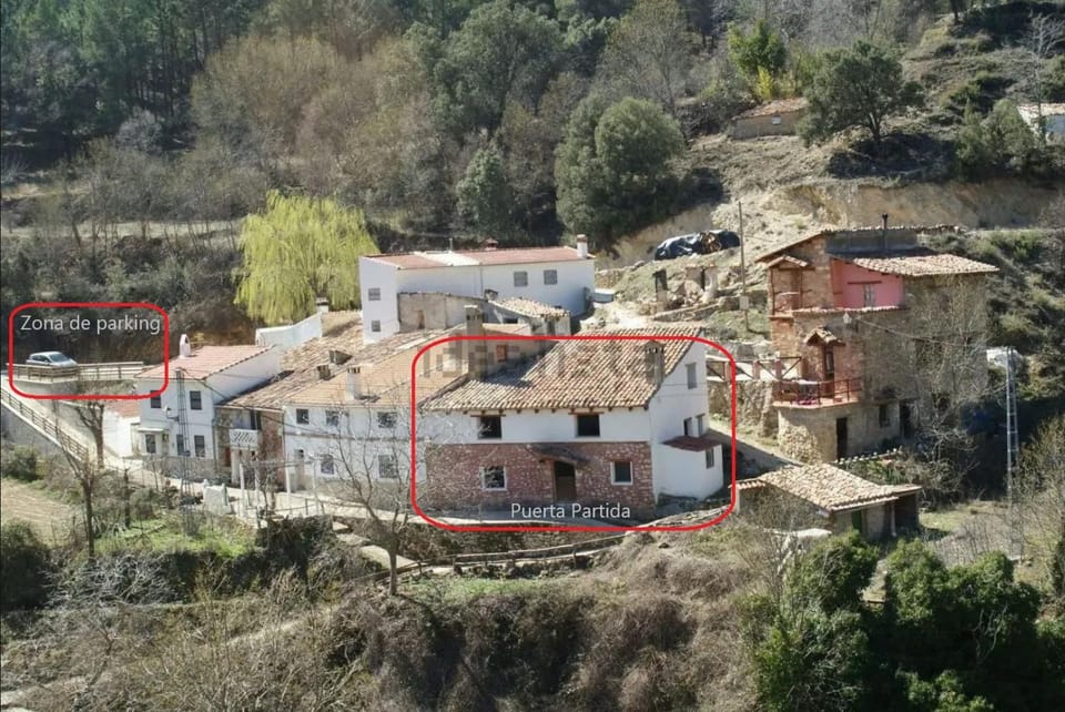Property building, Bird's eye view, Parking, acessibility