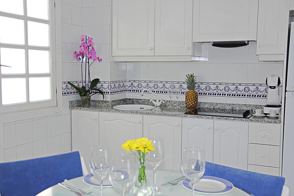 Duquesa beach, sea view, pool, wifi Apartment in Torrevieja