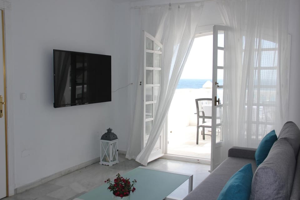 Duquesa beach, sea view, pool, wifi Apartment in Torrevieja