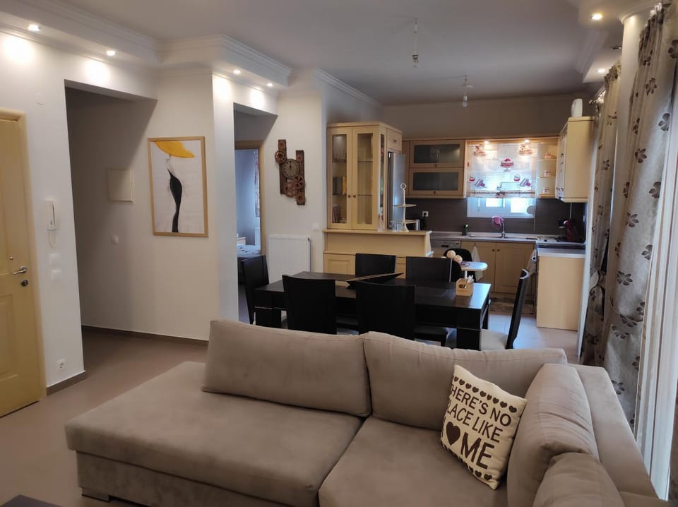 Kitchen or kitchenette, Living room, Dining area