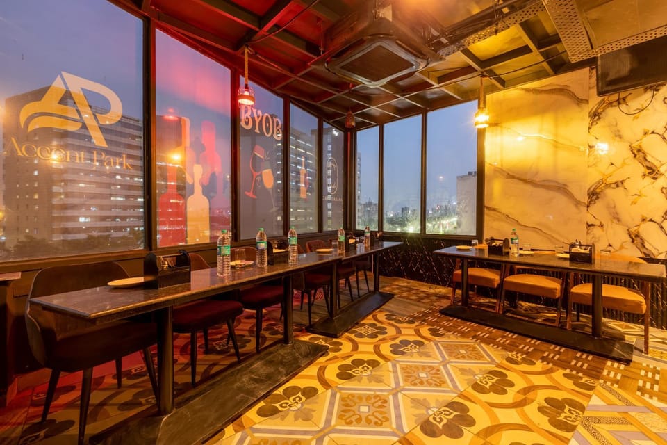 Restaurant/places to eat, Living room, Lounge or bar, Seating area