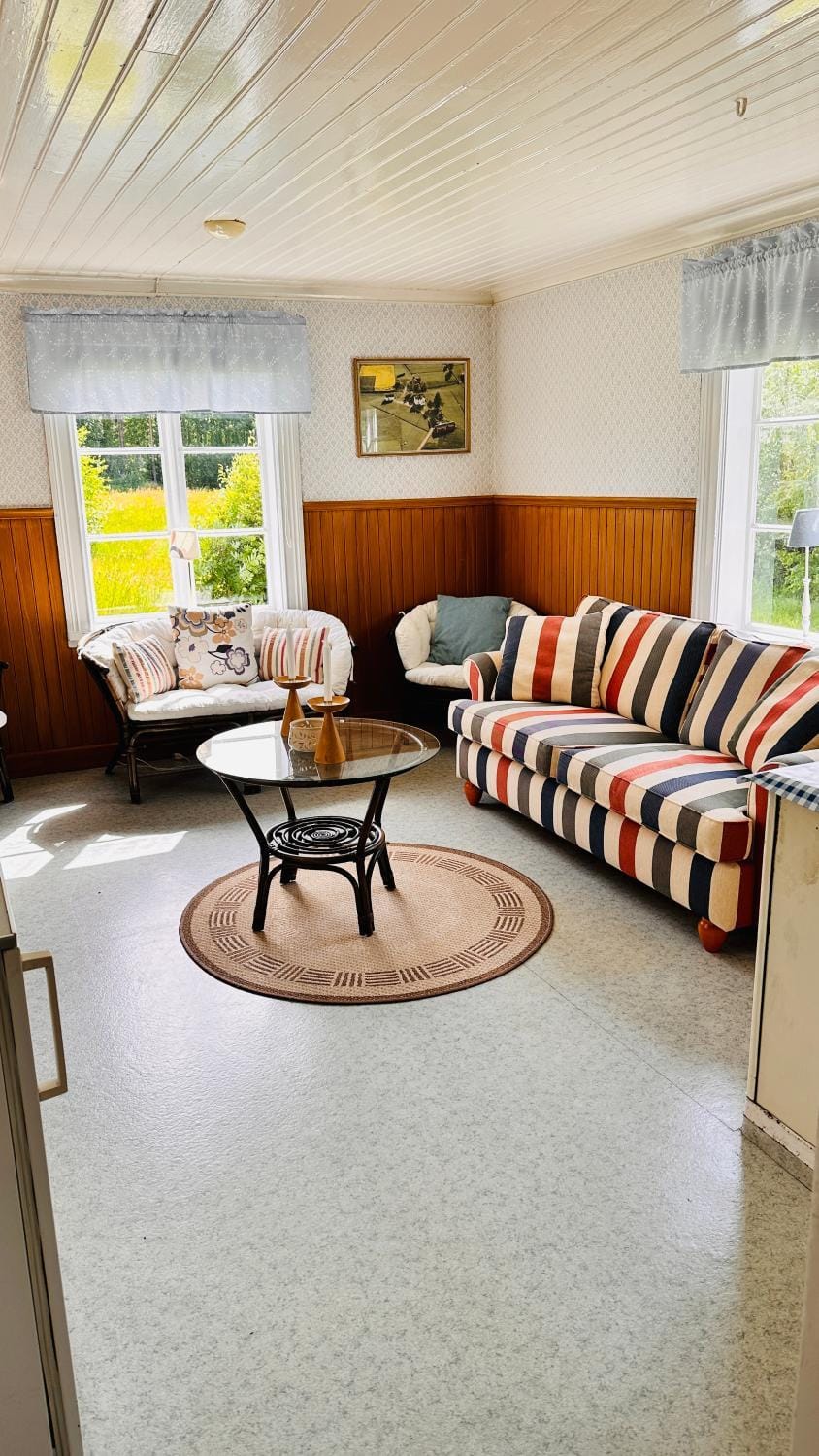 Living room, Seating area