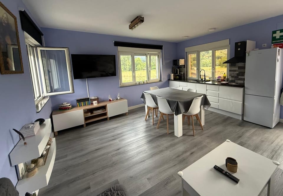 TV and multimedia, Kitchen or kitchenette, Dining area