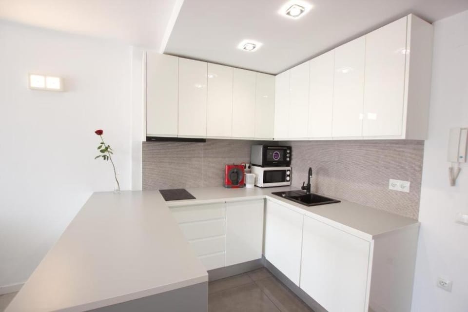 El Palmeral, Sea view, wifi, pool seasonal 15june-15sept Apartment in Torrevieja