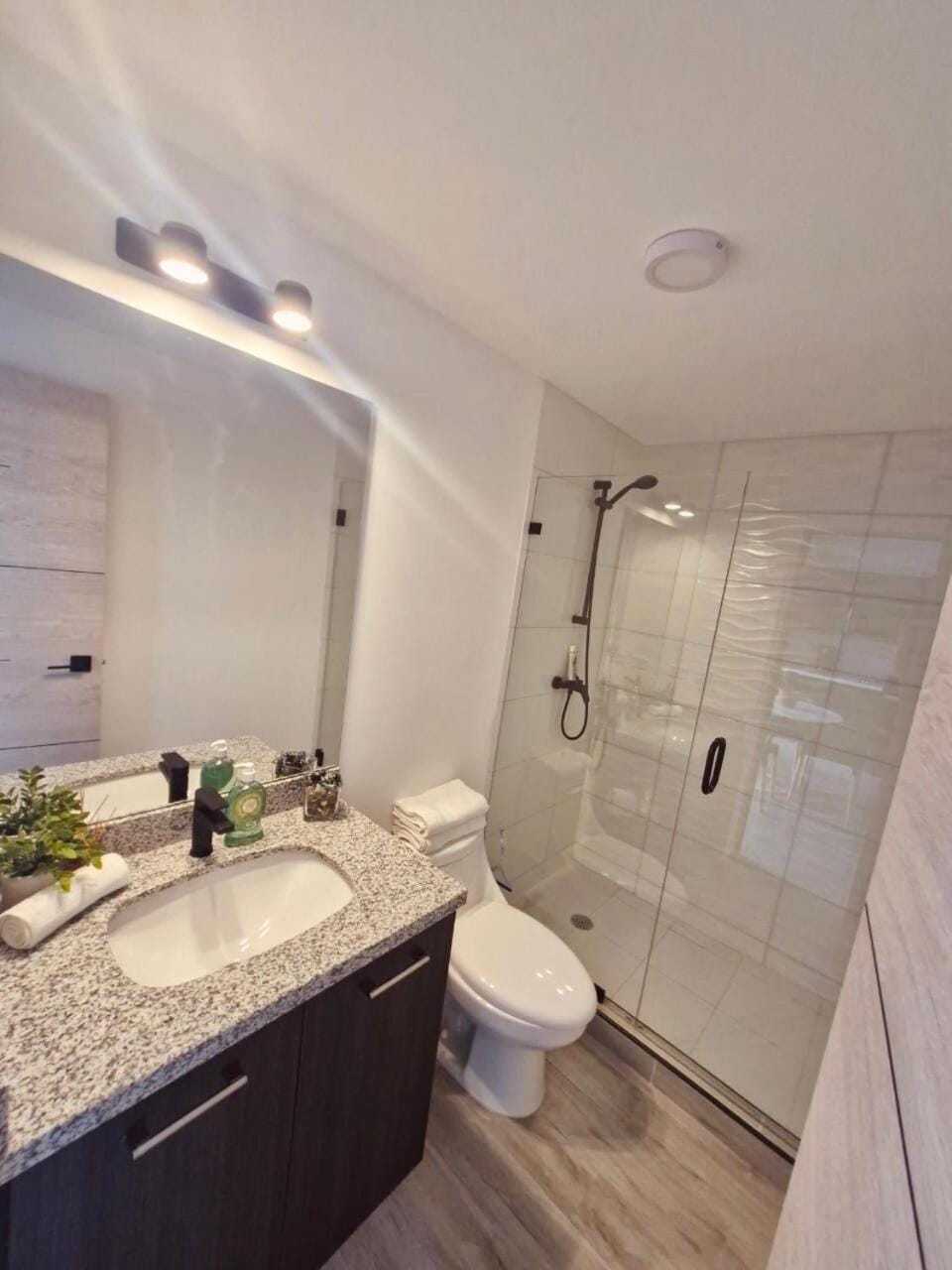 Beautiful City & Volcano Views Apartment in San Salvador