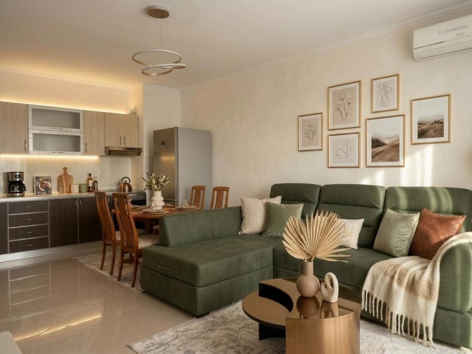 Kitchen or kitchenette, Living room, Dining area