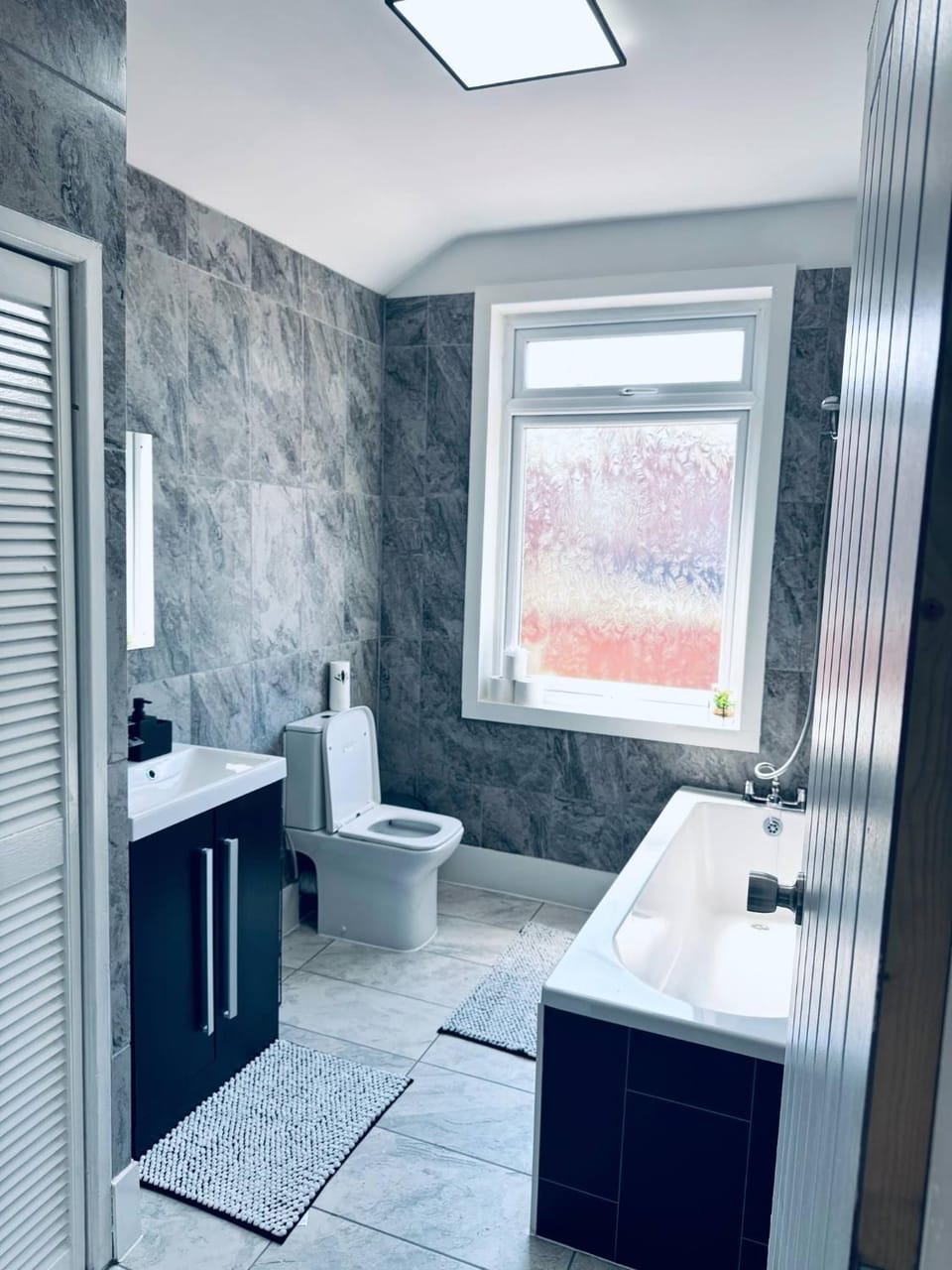 Sterling House - by Eazystays Apartment in Crewe