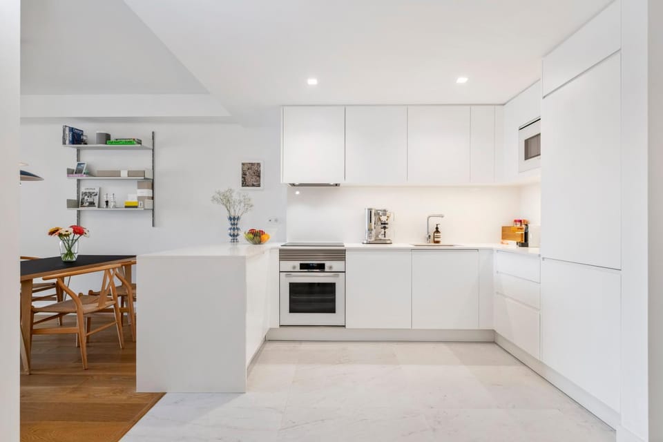 Dining area, kitchen