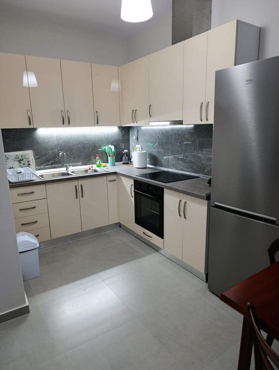 Kitchen or kitchenette, oven, stove