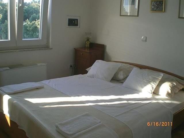 Apartments Car Apartment in Lika-Senj County