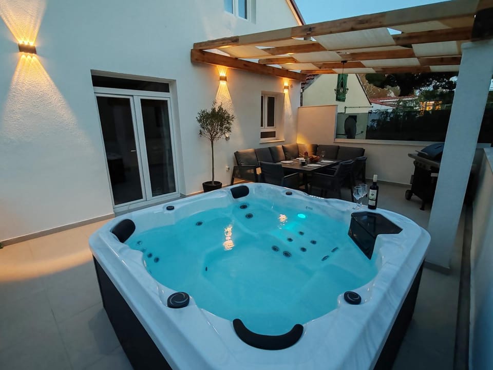 Night, Hot Tub