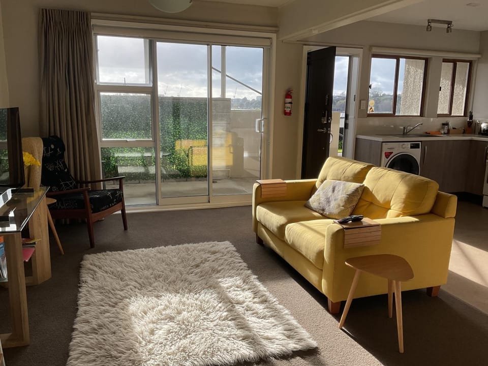 Living room, Photo of the whole room
