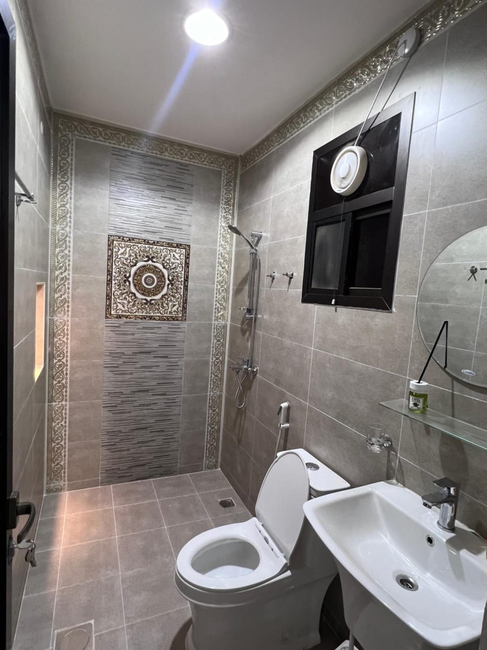 غرفه راقيه مع حمام خاص Bed and Breakfast in Oman