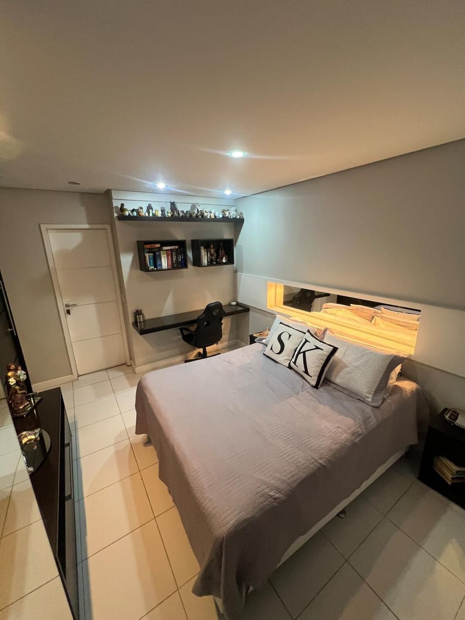 Bed, Bedroom