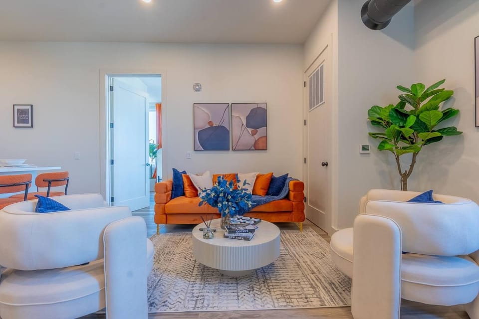Living room, Decorative detail, Seating area
