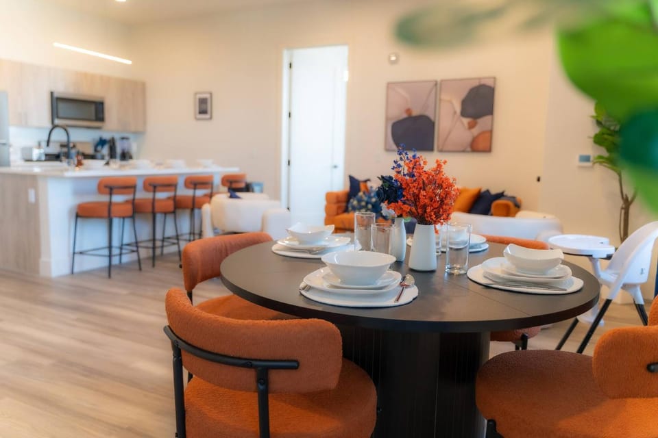 Decorative detail, Seating area, Dining area, kitchen