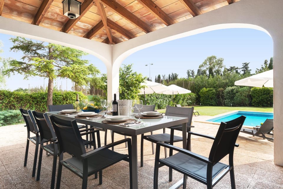 Garden, Dining area