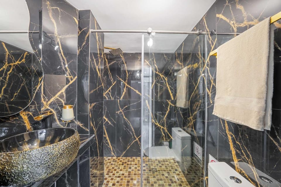 Shower, Bathroom, towels