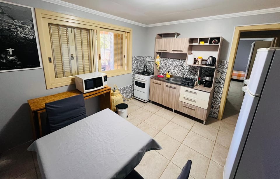 Kitchen or kitchenette, Dining area, oven, stove