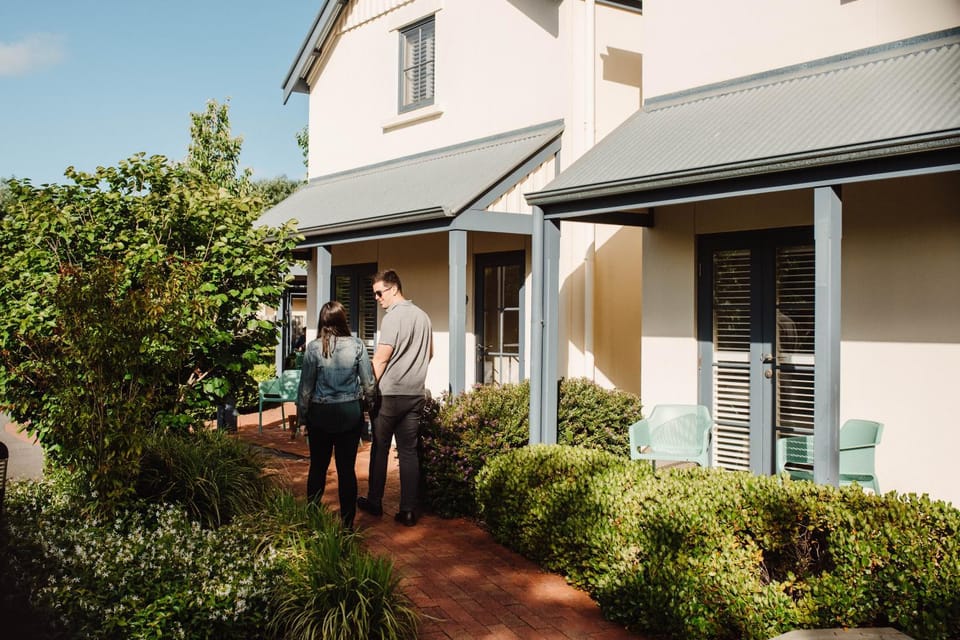 Property building, Day, People, Garden, Garden, Garden view, group of guests