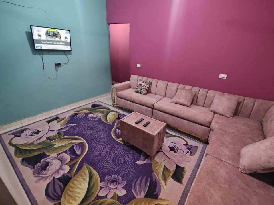 شقه مفروشه جميله جدا بموقع متميز 6 Apartment in Cairo Governorate
