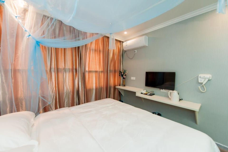 Weiyi Hotel Bed and Breakfast in Wuhan