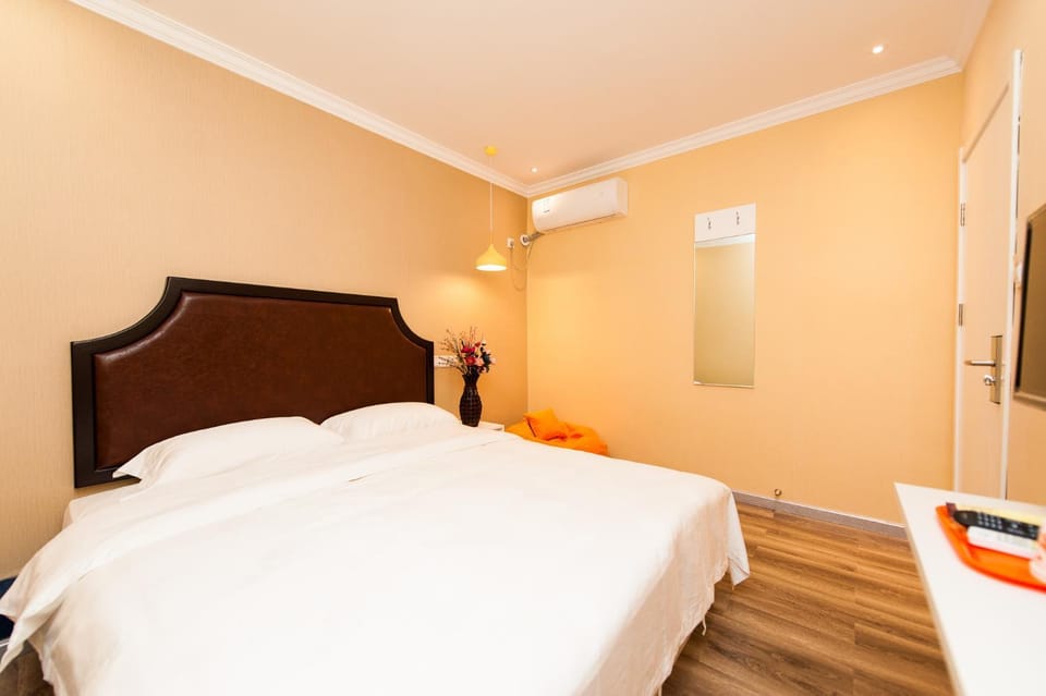 Weiyi Hotel Bed and Breakfast in Wuhan