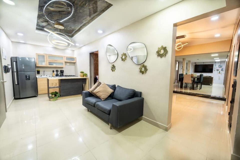 Kitchen or kitchenette, Living room, Seating area, Dining area, pet friendly, stove