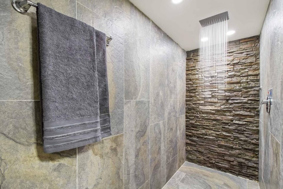 Shower, Bathroom, towels