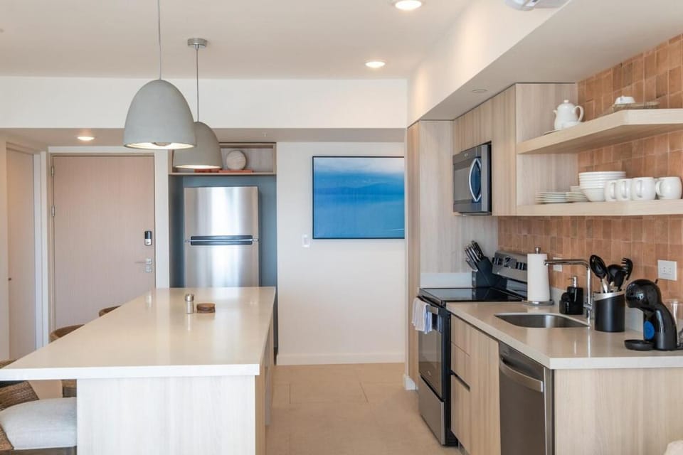 Stylish 2-BR Oceanfront Condo with Panoramic Views Apartment in Jaco