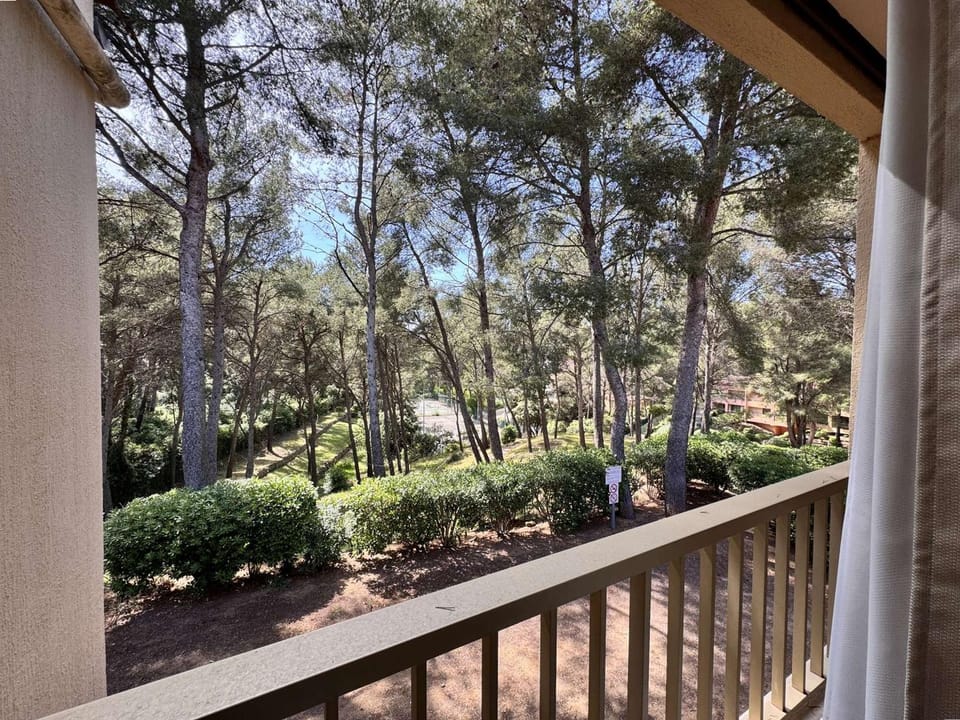 Appartement rénové calme avec accès plage à pied - 6 pers. - FR-1-845-2 Apartment in Sanary-sur-Mer